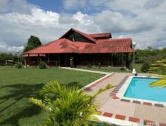 Alquiler de casa campestre a orilla de carretera en cerritos - Finca en Pereira, Risaralda